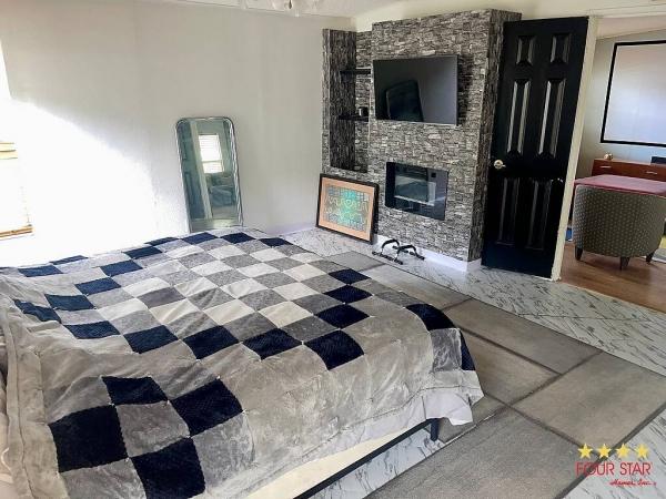 1990 PALM   Home