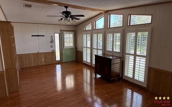 1990 JACOBSEN  Home