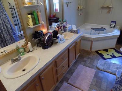 Photo 5 of 58 of home located at 3629 Mcintosh Carleton, MI 48117