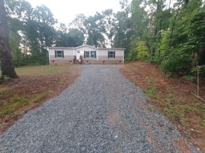 Photo 3 of 35 of home located at 117 Hickory Forest Dr Anderson, SC 29626
