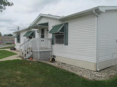 Photo 2 of 20 of home located at 100 Hidden River Dr Adrian, MI 49221