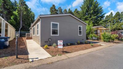 Photo 2 of 26 of home located at 1800 Lakewood Ct #81 Eugene, OR 97402