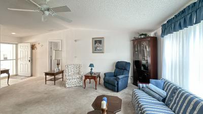 Photo 4 of 18 of home located at 601 Sycamore Sq Lady Lake, FL 32159