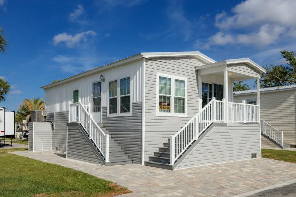 2023 Champion 2034465-SSS Mobile Home