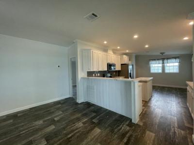 Photo 5 of 20 of home located at 906 Windemere Avenue Venice, FL 34285