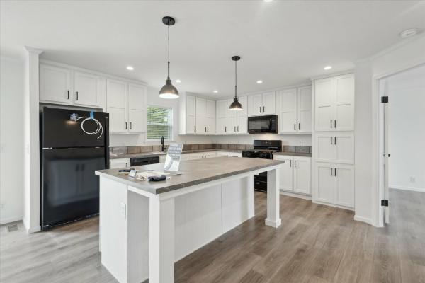 2025 Champion 719 DAPB2856H32301  Home