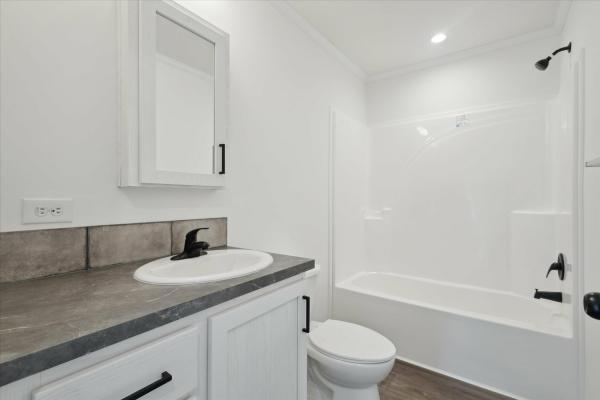 2025 Champion 719 DAPB2856H32301  Home