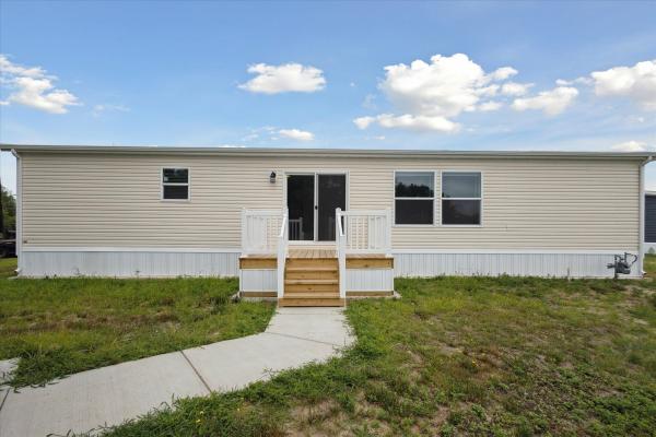 2025 Champion 719 DAPB2856H32301  Home