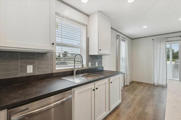 2025 Clayton 711 95PLH28563JH25  Home