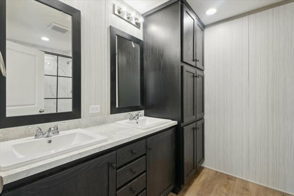 2025 Clayton 711 95PLH28563JH25  Home