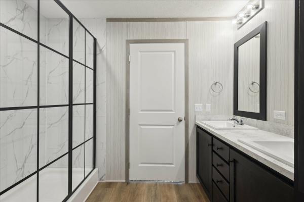 2025 Clayton 711 95PLH28563JH25  Home