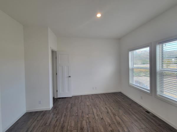 2023 Champion 286432001 Mobile Home