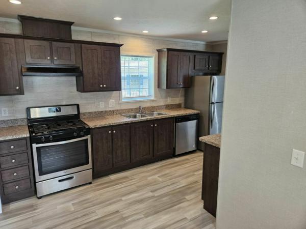 2021 Champion Home Builders, Inc Redman Advantage II Manufactured Home