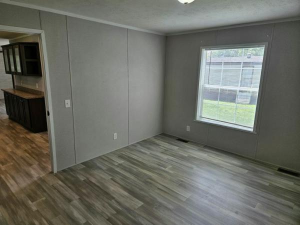 2021 Champion Home Builders, Inc Redman Advantage II Manufactured Home
