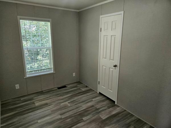 2021 Champion Home Builders, Inc Redman Advantage II Manufactured Home