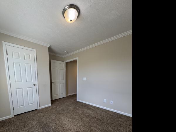 2022 Commodore 111 Mobile Home