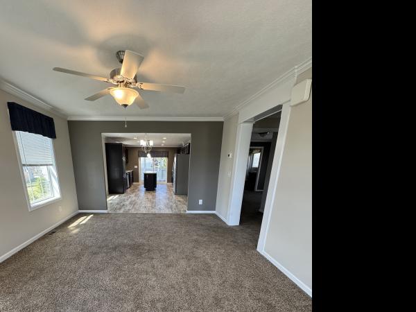 2022 Commodore 111 Mobile Home