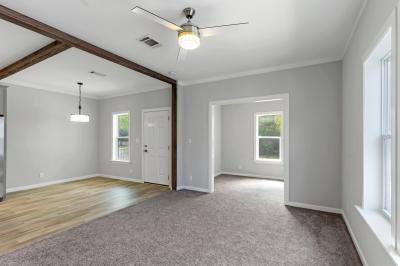 Photo 4 of 18 of home located at Site #128, 4994 Harbor Lights Dr. Saint Petersburg, FL 33708