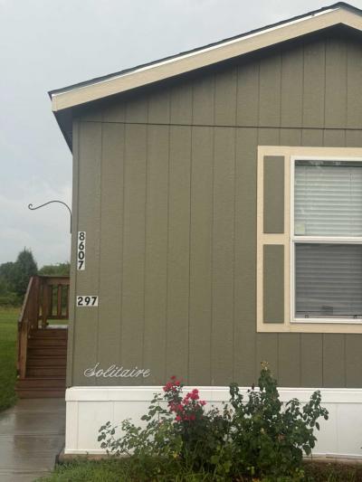 Photo 4 of 20 of home located at 8701 NE 107th Pl #297 Kansas City, MO 64157