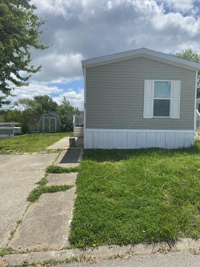 Mobile Home at 402 Market St Winchester, KY 40391