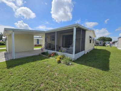 Photo 3 of 29 of home located at 526 Hemingway Terrace Fort Pierce, FL 34982