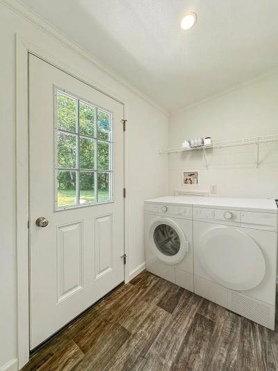 Photo 4 of 8 of home located at 19 Bonacre Way Averill Park, NY 12018