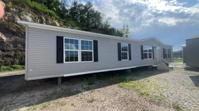 Mobile Home at 680 S Carol Malone Blvd. Grayson, KY 41143