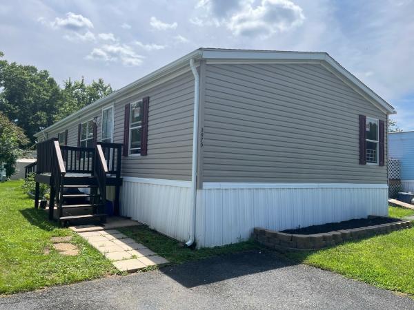 2001 FLEE Mobile Home For Sale