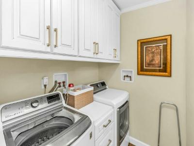 Photo 5 of 20 of home located at 13308 Gulfwind Court Grand Island, FL 32735