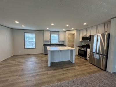 Photo 4 of 21 of home located at 140 Lisa Kay White Lake, MI 48386