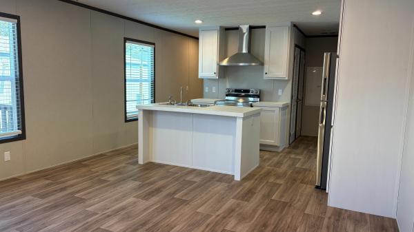 2025 Clayton Homes Inc Dynamic Mobile Home