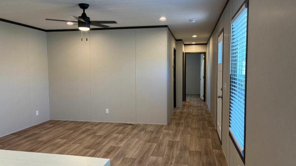 2025 Clayton Homes Inc Dynamic Mobile Home