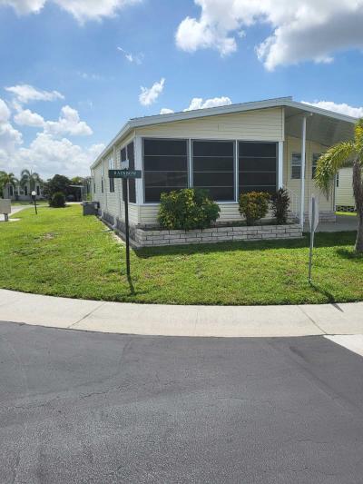 Photo 5 of 21 of home located at 221 Rainbow Dr North Fort Myers, FL 33903