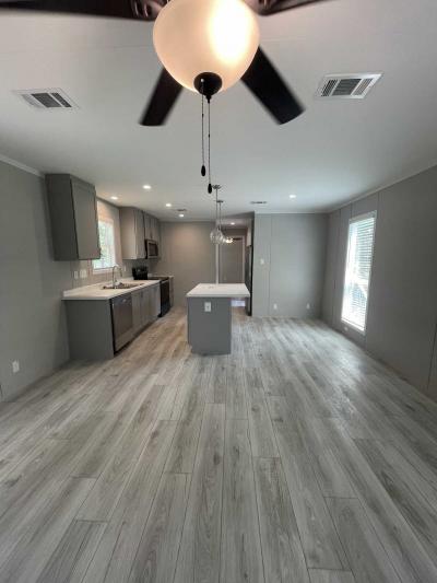 Photo 3 of 13 of home located at 4800 S Foster Rd 313 Oklahoma City, OK 73129