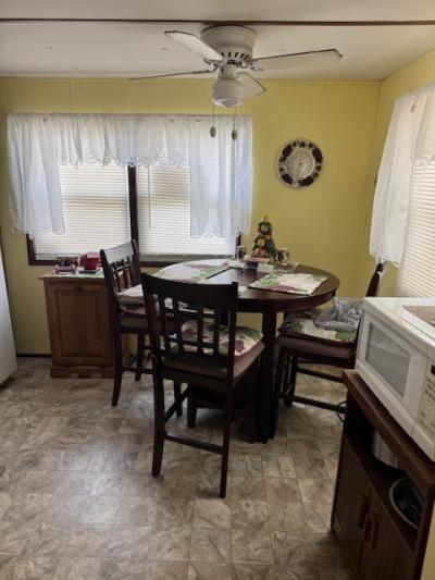 Photo 3 of 8 of home located at 812 Fountainview Lake Drive Lakeland, FL 33809