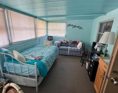 Photo 4 of 8 of home located at 812 Fountainview Lake Drive Lakeland, FL 33809