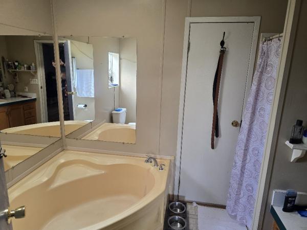 1998 OAKH Manufactured Home