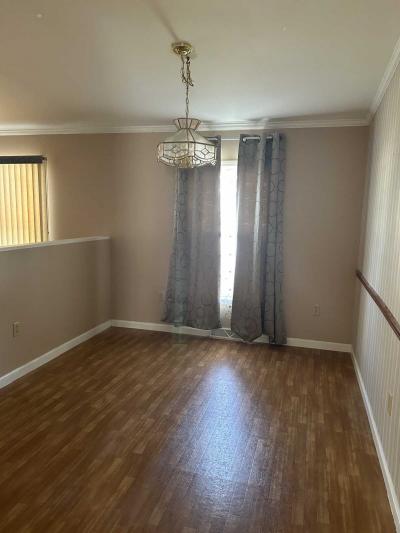 Photo 5 of 12 of home located at 915 Oak Ridge Terrace Whiting, NJ 08759