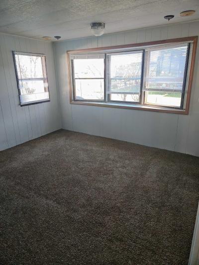 Photo 4 of 7 of home located at 39 Village Ct Mediapolis, IA 52637