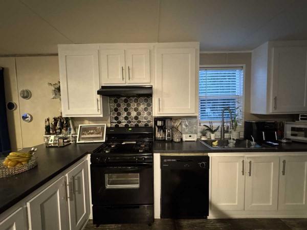 2019 Clayton Homes 31IND16763IH19 Manufactured Home