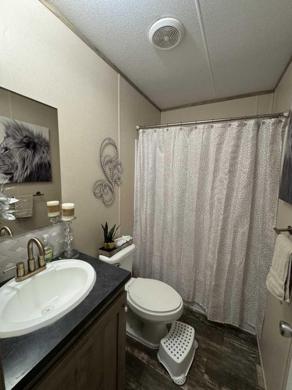 2019 Clayton Homes 31IND16763IH19 Manufactured Home