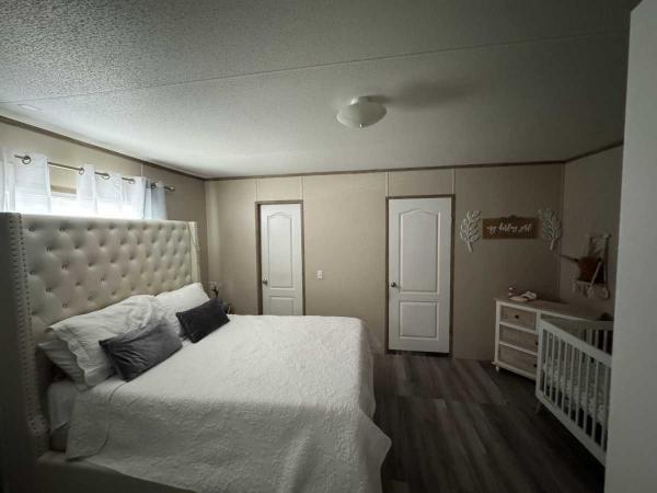 2019 Clayton Homes 31IND16763IH19 Manufactured Home