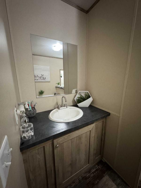 2019 Clayton Homes 31IND16763IH19 Manufactured Home