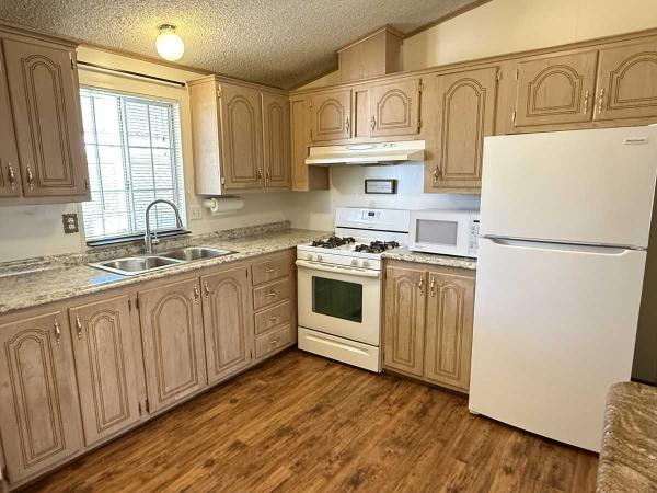 1993 FLEETWOOD SUNPOINT Manufactured Home