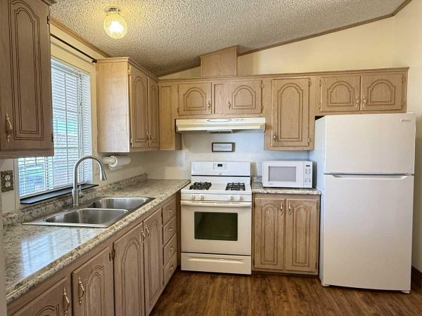 1993 FLEETWOOD SUNPOINT Manufactured Home