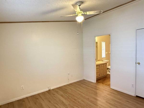 1993 FLEETWOOD SUNPOINT Manufactured Home