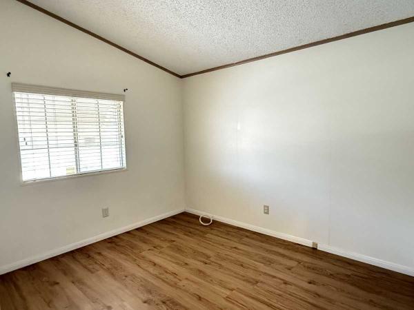 1993 FLEETWOOD SUNPOINT Manufactured Home