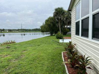 Photo 2 of 19 of home located at 1405 82nd Avenue, Site #54 Vero Beach, FL 32966