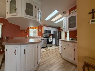 Photo 4 of 13 of home located at 703 Royal Forest Dr Auburndale, FL 33823