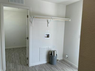 Photo 5 of 8 of home located at 10701 N. 99th Ave. #80 Peoria, AZ 85345